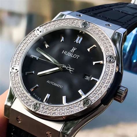 đồng hồ hublot cơ máy nhật